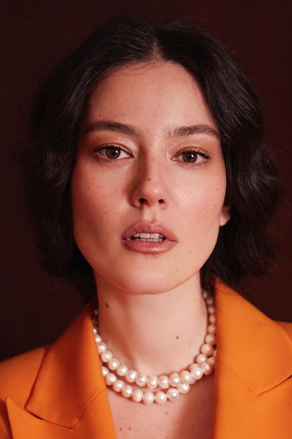 Pelin Akil's poster