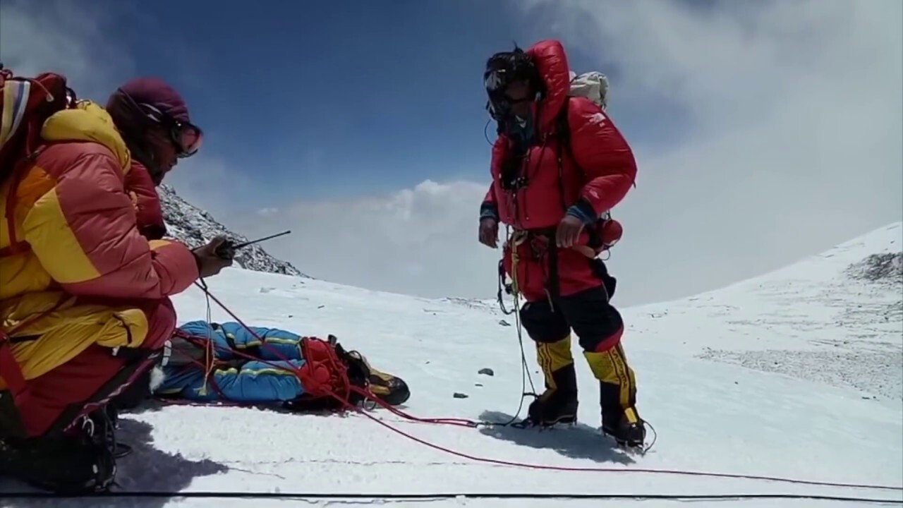 Everest Rescue's poster