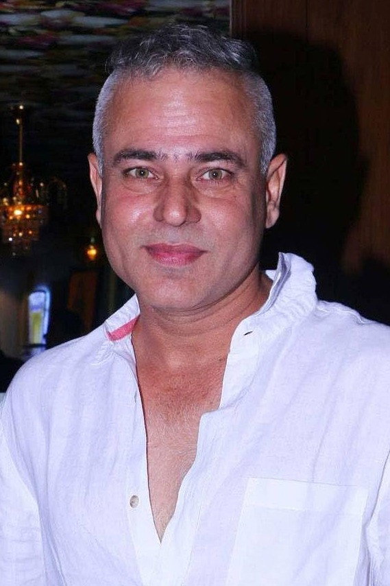 Manish Khanna's poster