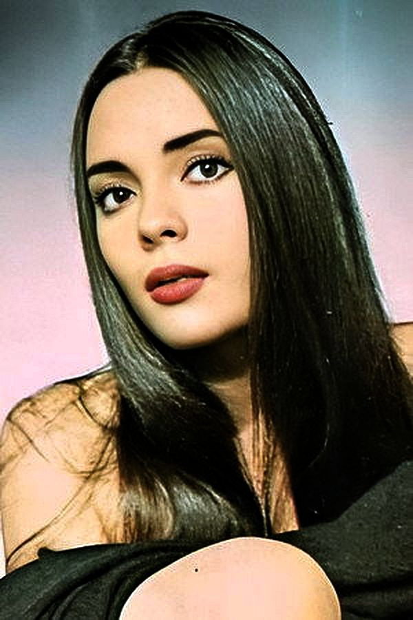 Pilar Velázquez's poster