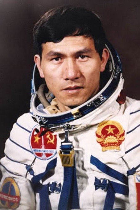 Pham Tuân's poster