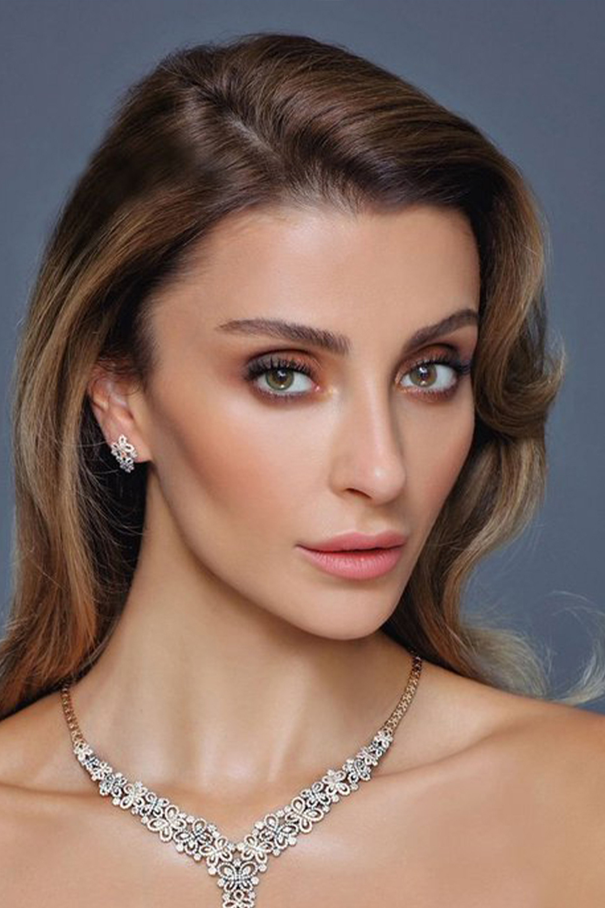 Özge Ulusoy's poster