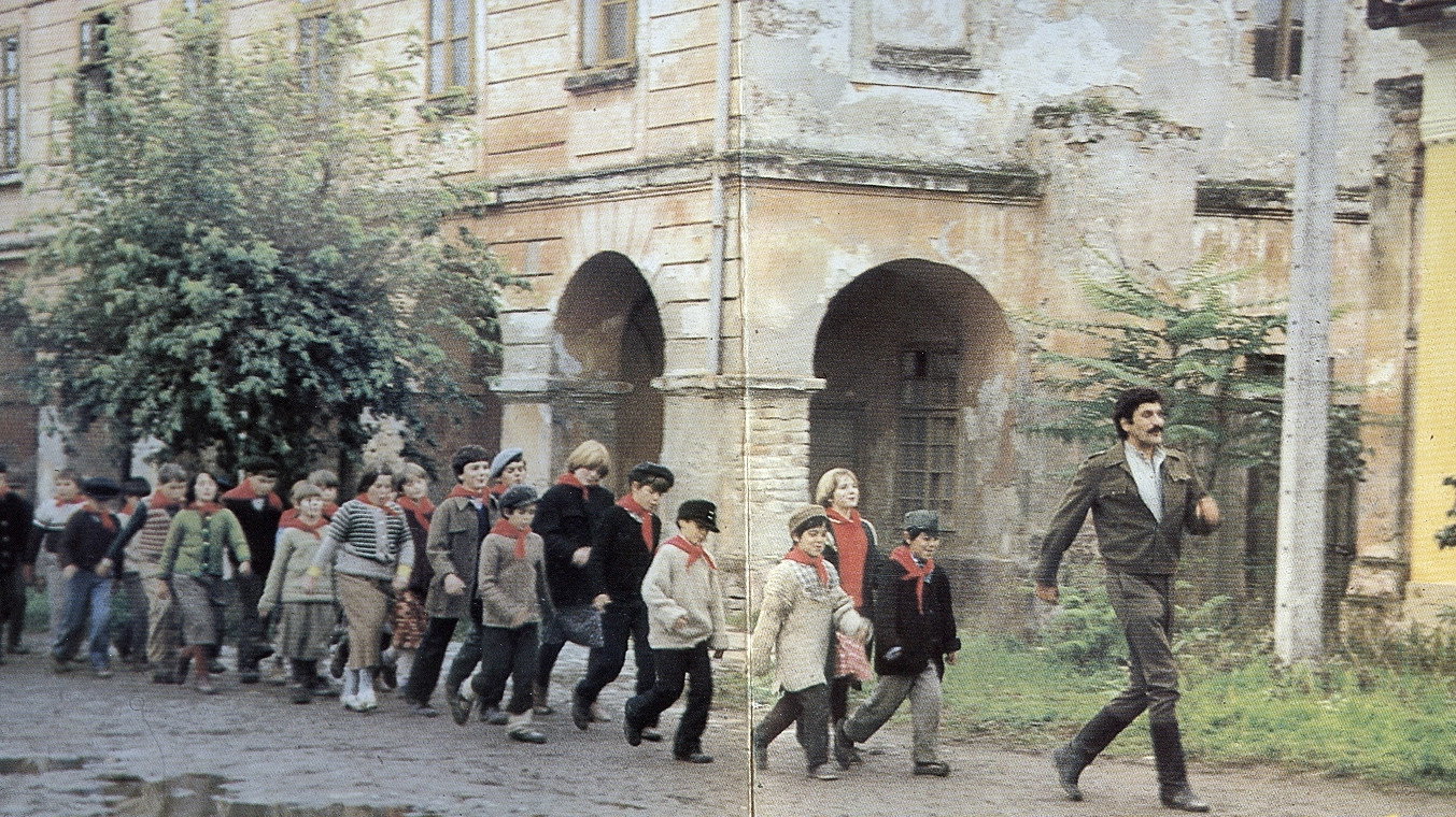 Let's Move On's poster