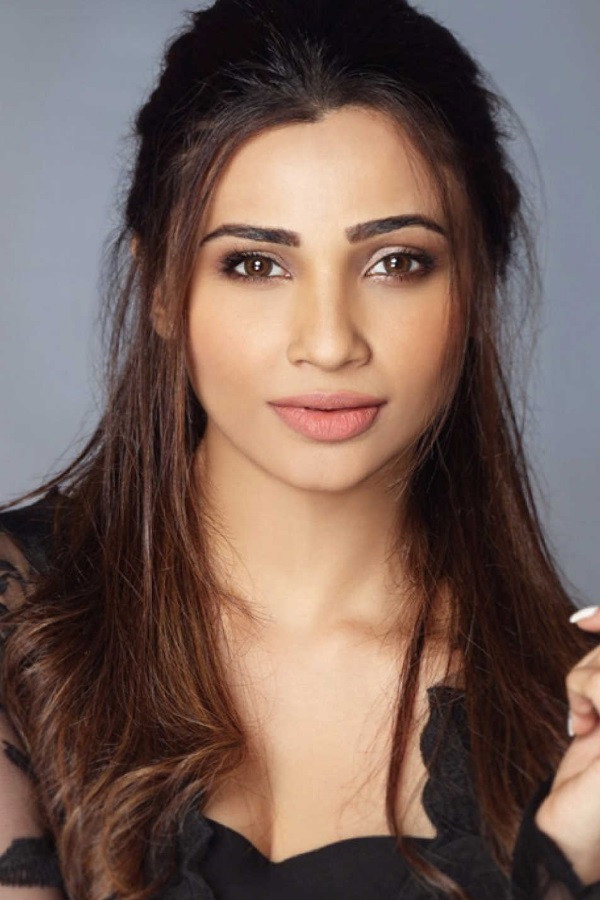 Daisy Shah's poster