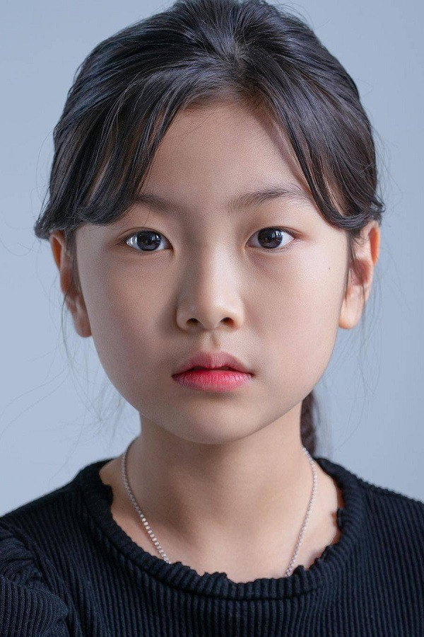 Lee Hyo-bi's poster