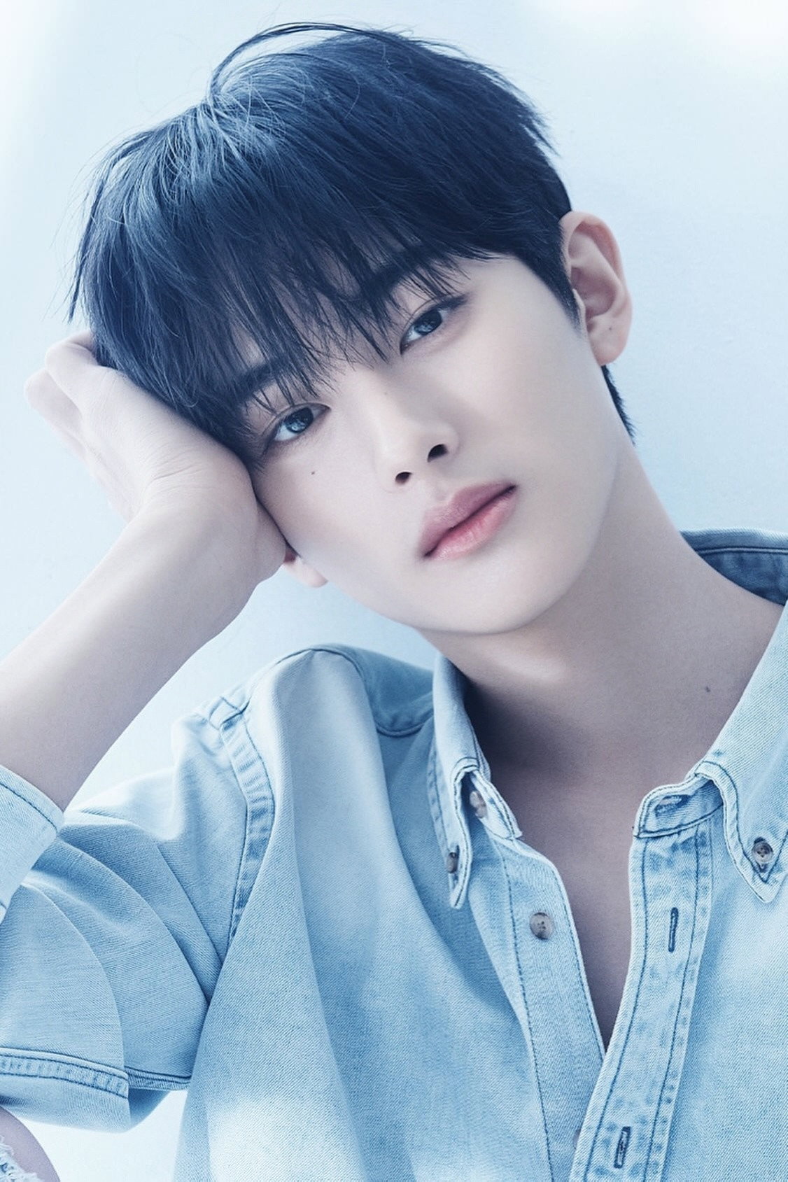Kim Min-kyu's poster