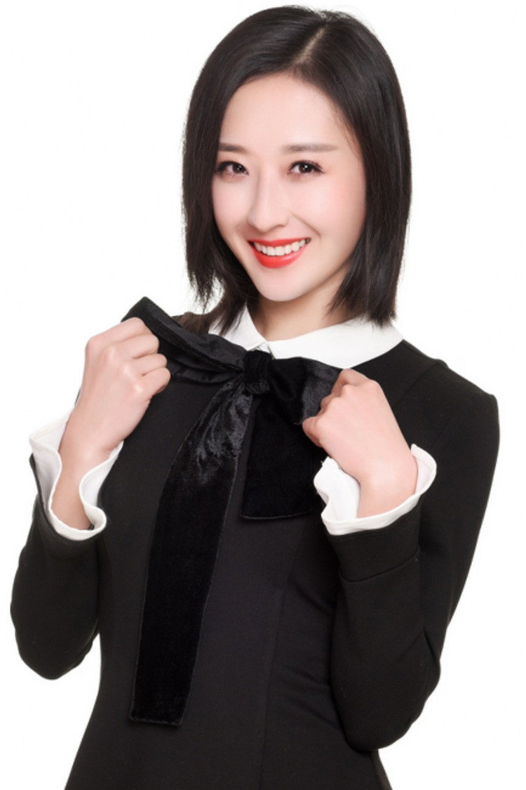 Yin Yijia's poster