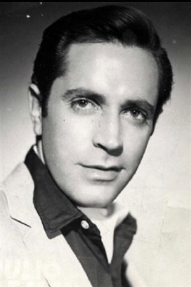 Julio Alemán's poster