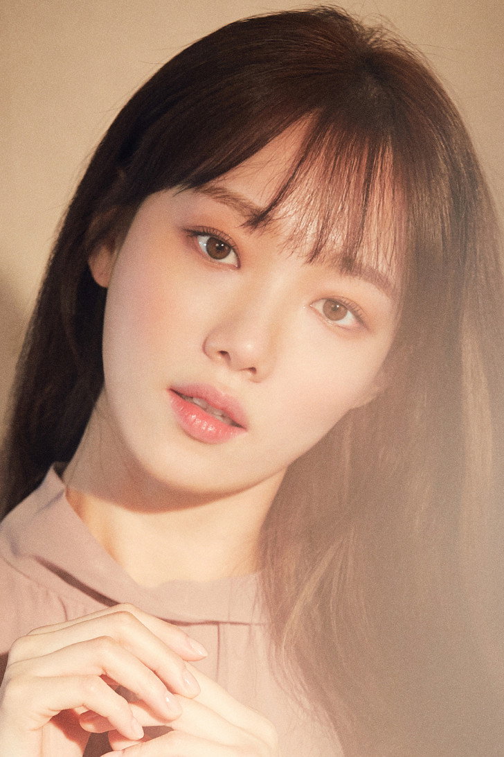 Lee Sung-kyung's poster