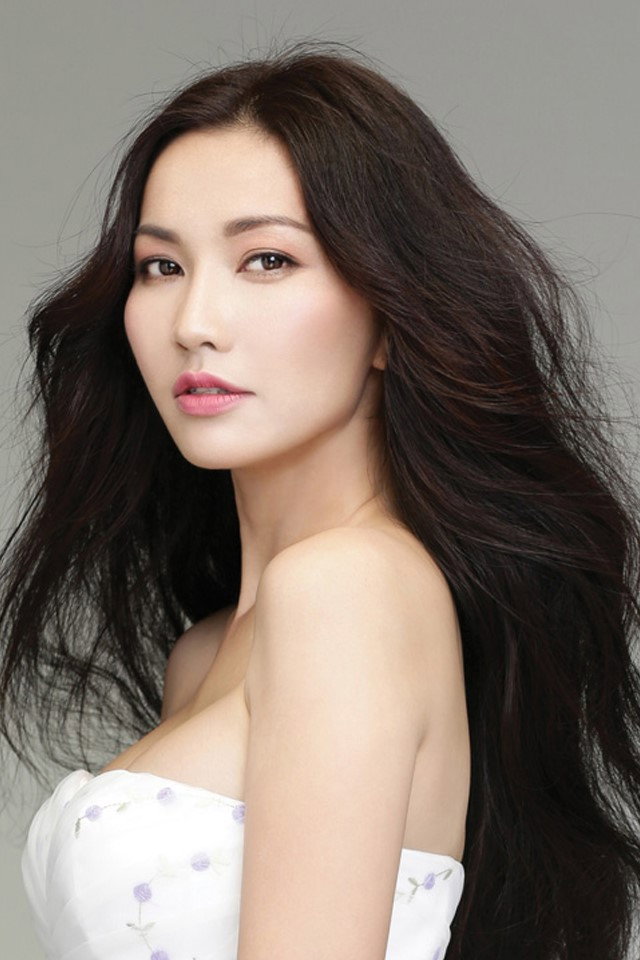 Kim Hiền's poster