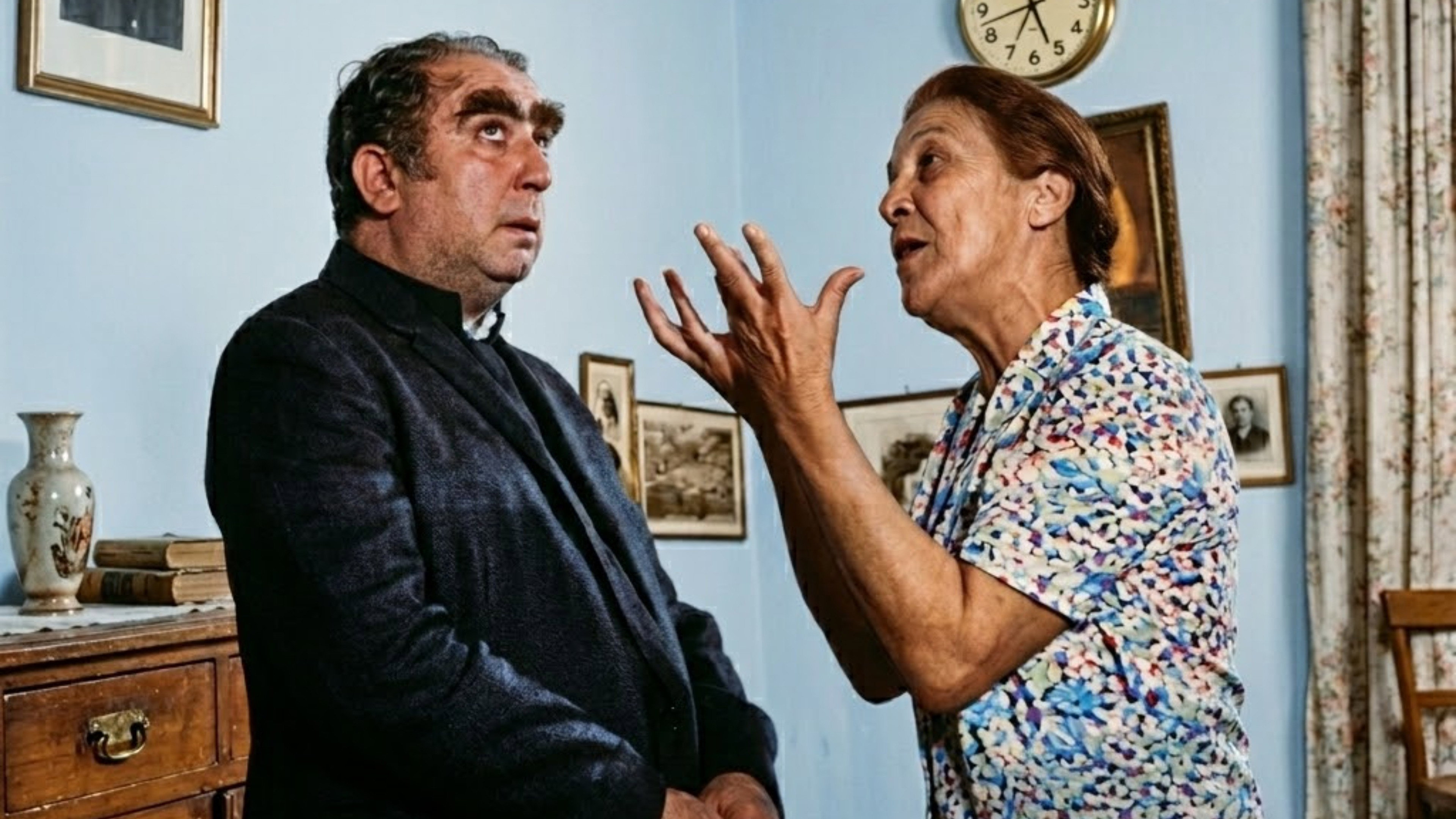 Dona Santa's poster