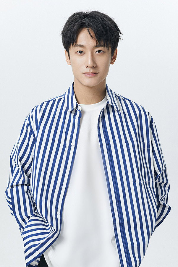 Yang Kaicheng's poster