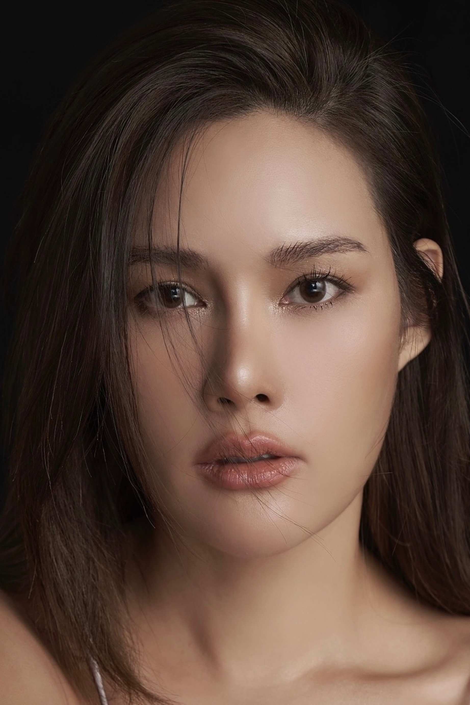 Rhatha Phongam's poster