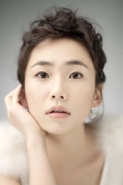 Lee Eun's poster