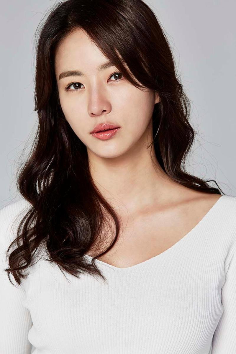Kim Sa-hee's poster