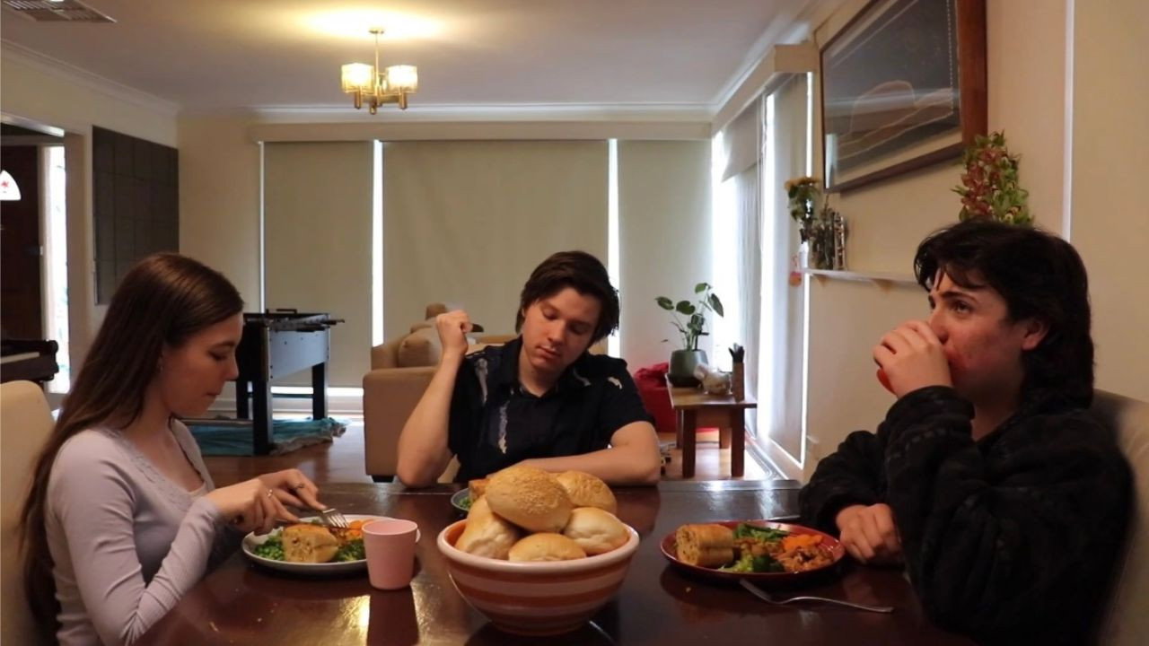 Kids Table's poster