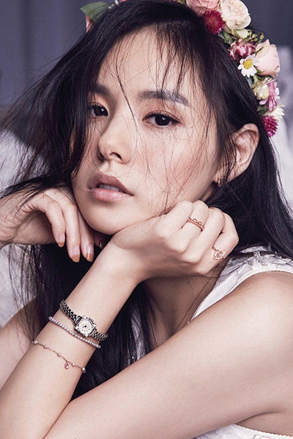 Min Hyo-rin's poster