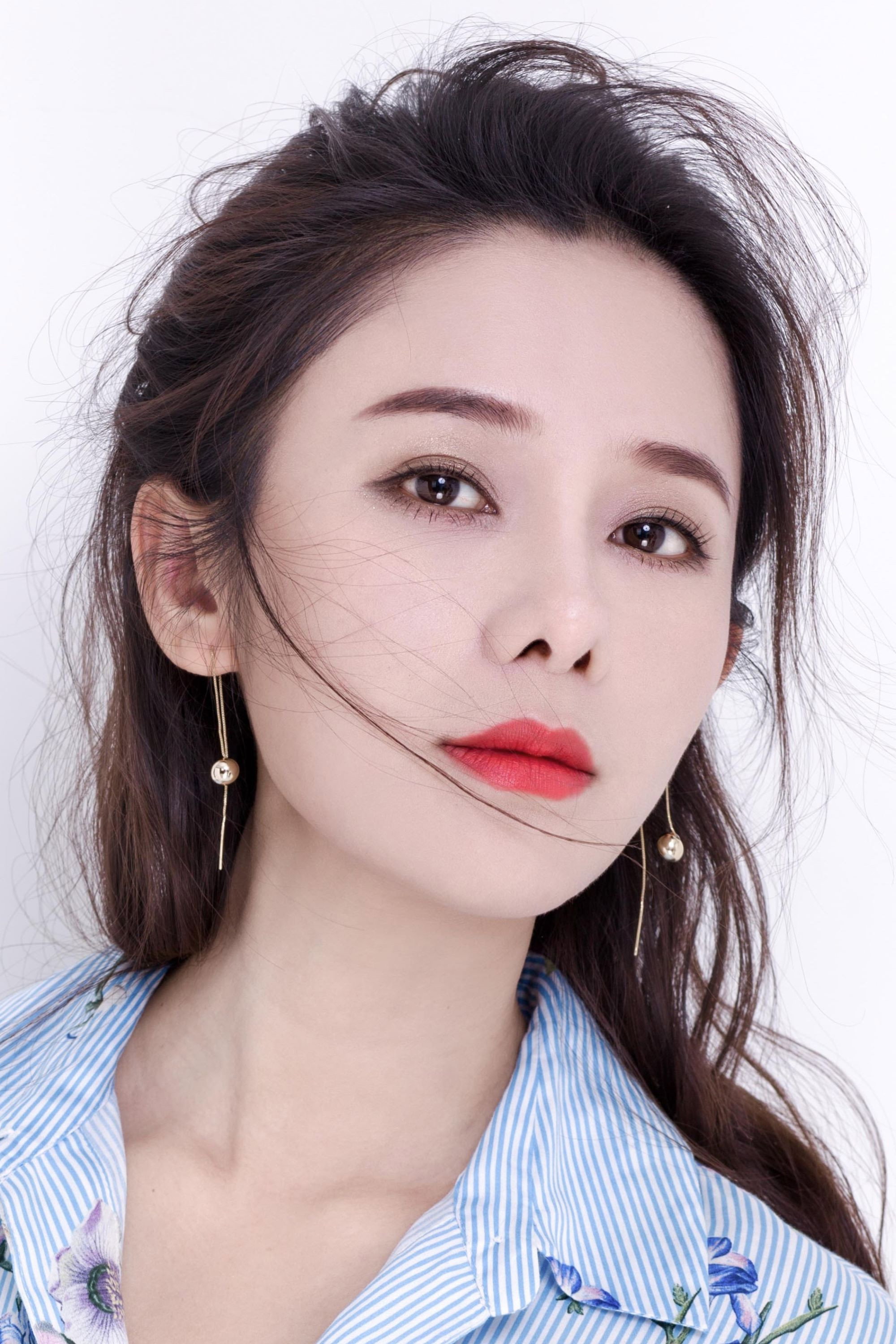 Lu Yuan Xuan's poster