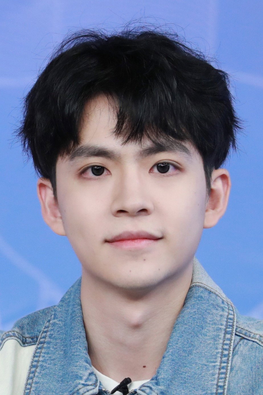 Xu Qijie's poster
