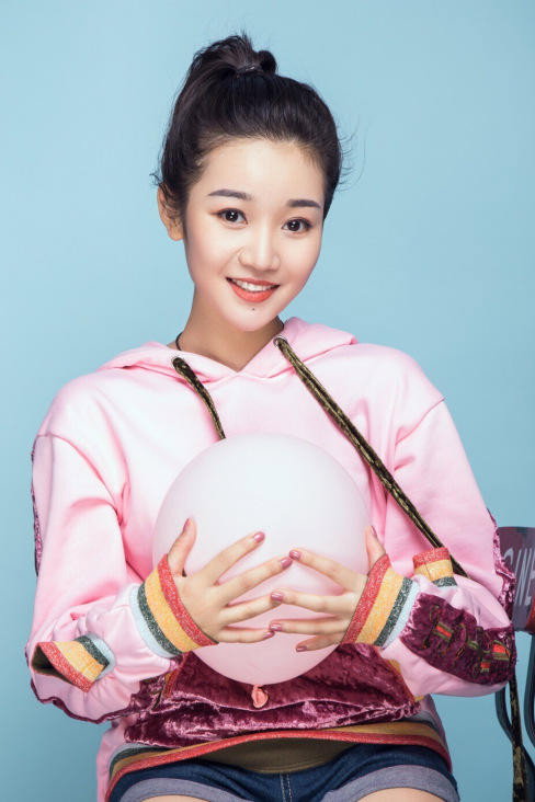 Yu Tong's poster
