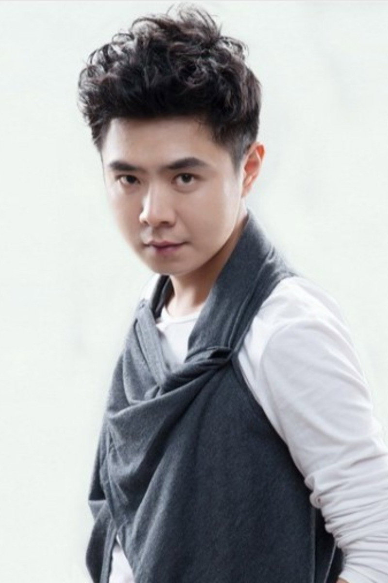 Zhou Yi's poster