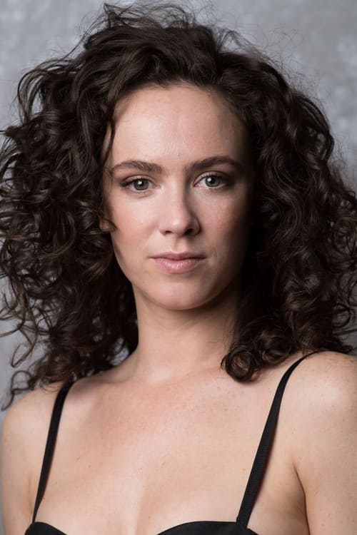 Kép: Amy Manson színész profilképe