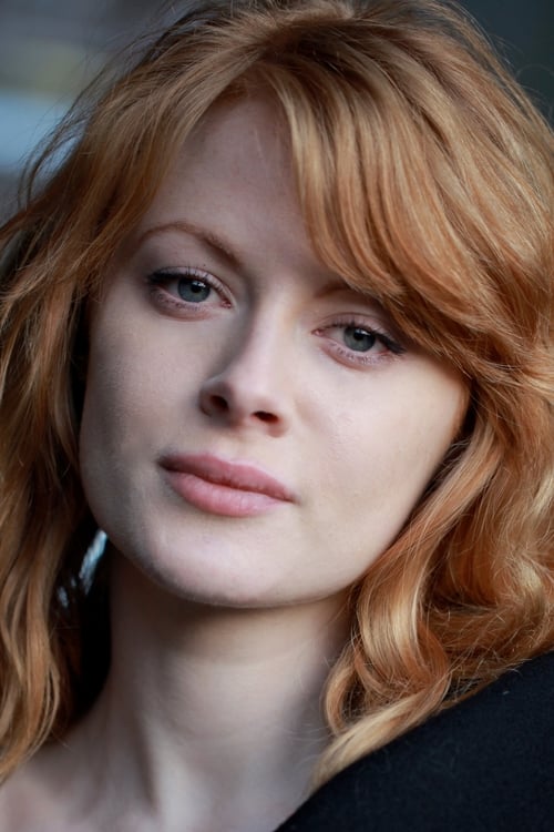 Kép: Emily Beecham színész profilképe