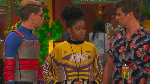 Escena del capítulo 4 de la temporada 5 perteneciente a la serie Henry Danger