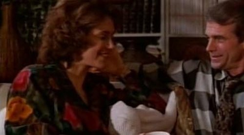 Escena del episodio 8 de la temporada 1 de la serie Beverly Hills, 90210
