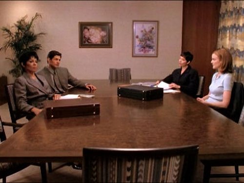 Escena del episodio 12 de la temporada 5 de la serie Melrose Place