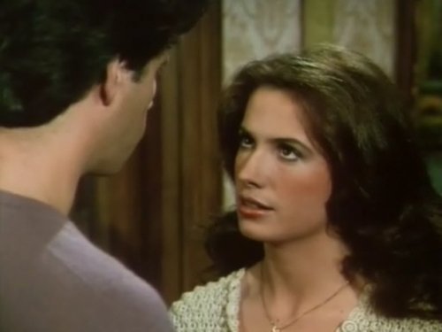 Escena del episodio 18 de la temporada 1 de la serie Falcon Crest