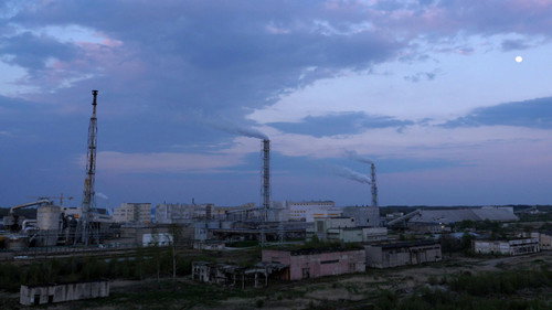 The Sun Sets in the East - imagem 3