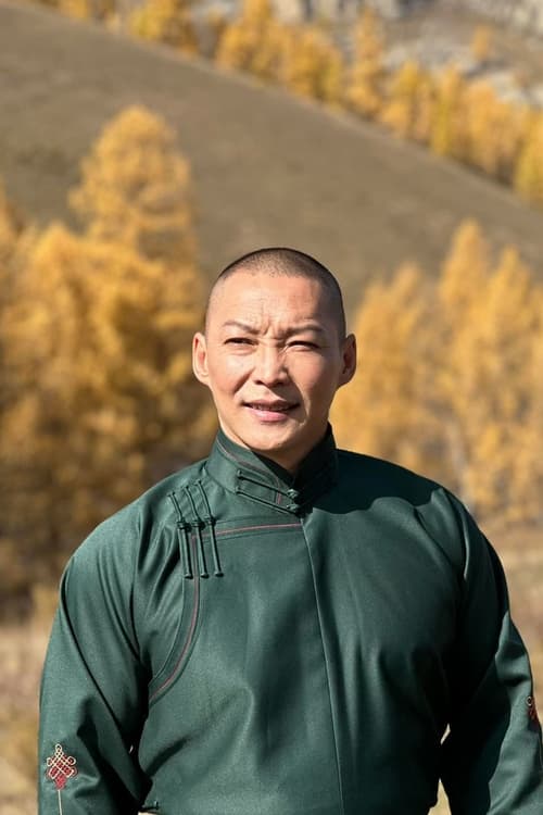 Bold Choimbol interpretando a 