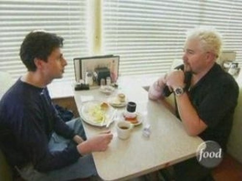 Escena del episodio 8 de la temporada 5 de la serie Diners, Drive-Ins and Dives