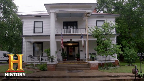 Lone Star Restoration - Season 1 Backdrop Blur