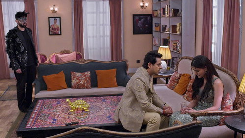 Vrinda Apologises to Karthik