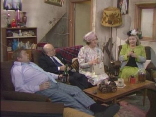 Poster della serie Keeping Up Appearances