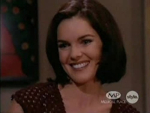 Escena del episodio 20 de la temporada 6 de la serie Melrose Place