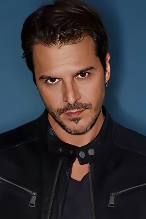 Kép: Mehmet Günsür színész profilképe