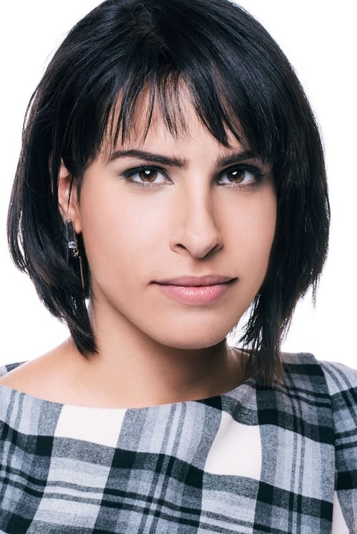 Kép: Desiree Akhavan színész profilképe