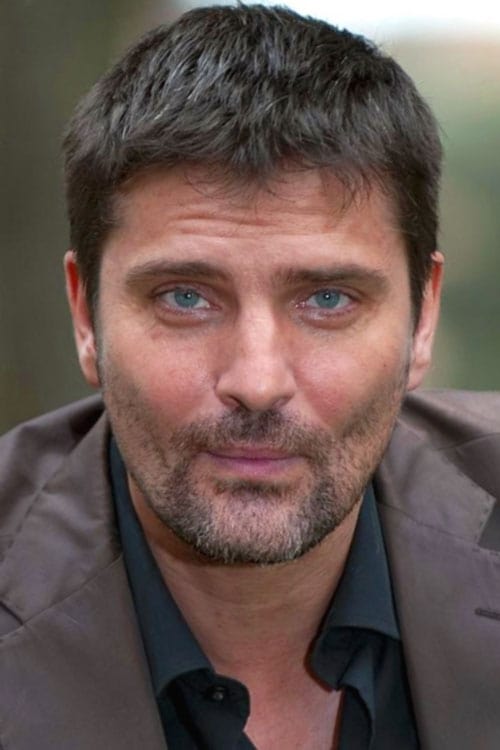 Kép: Lorenzo Flaherty színész profilképe