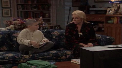 Escena del episodio 21 de la temporada 3 de Grace Under Fire