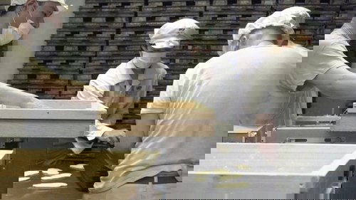 /jHtKmJ8V04j1f6BZXV5tnyuC6va.jpg