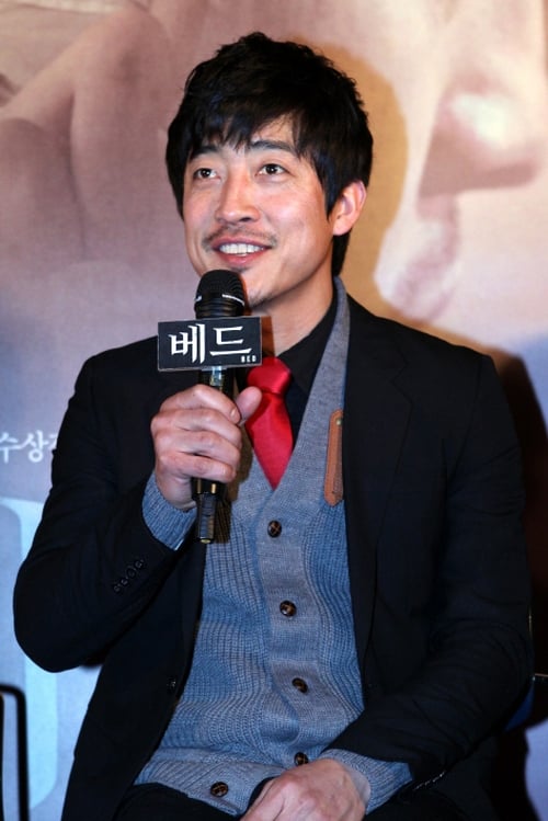 Jang Hyuk-Jin isMr. Kim