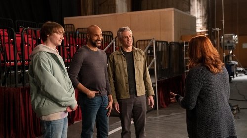 Escena del episodio 1 de la temporada 1 de la serie Reboot: El reencuentro