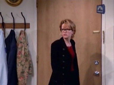 Escena del episodio 4 de la temporada 3 de Caroline in the City