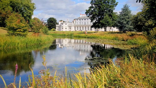Frogmore House: Royal Retreat Backdrop Blur