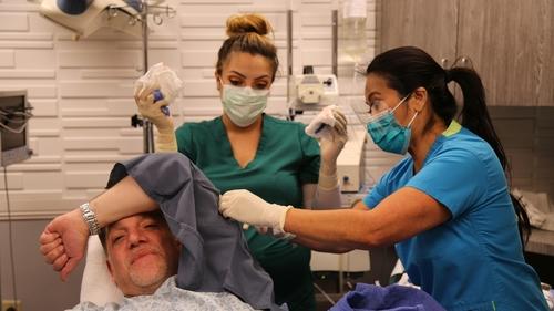 Poster della serie Dr. Pimple Popper