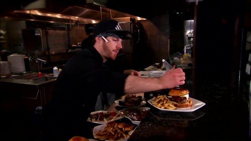 Escena del episodio 1 de la temporada 17 de la serie Diners, Drive-Ins and Dives