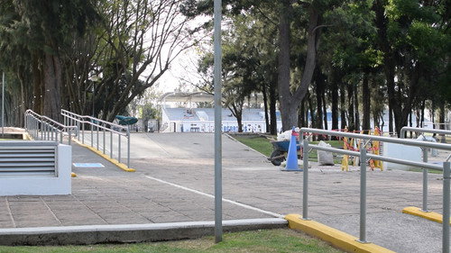 No Hay Espacio Para Todos